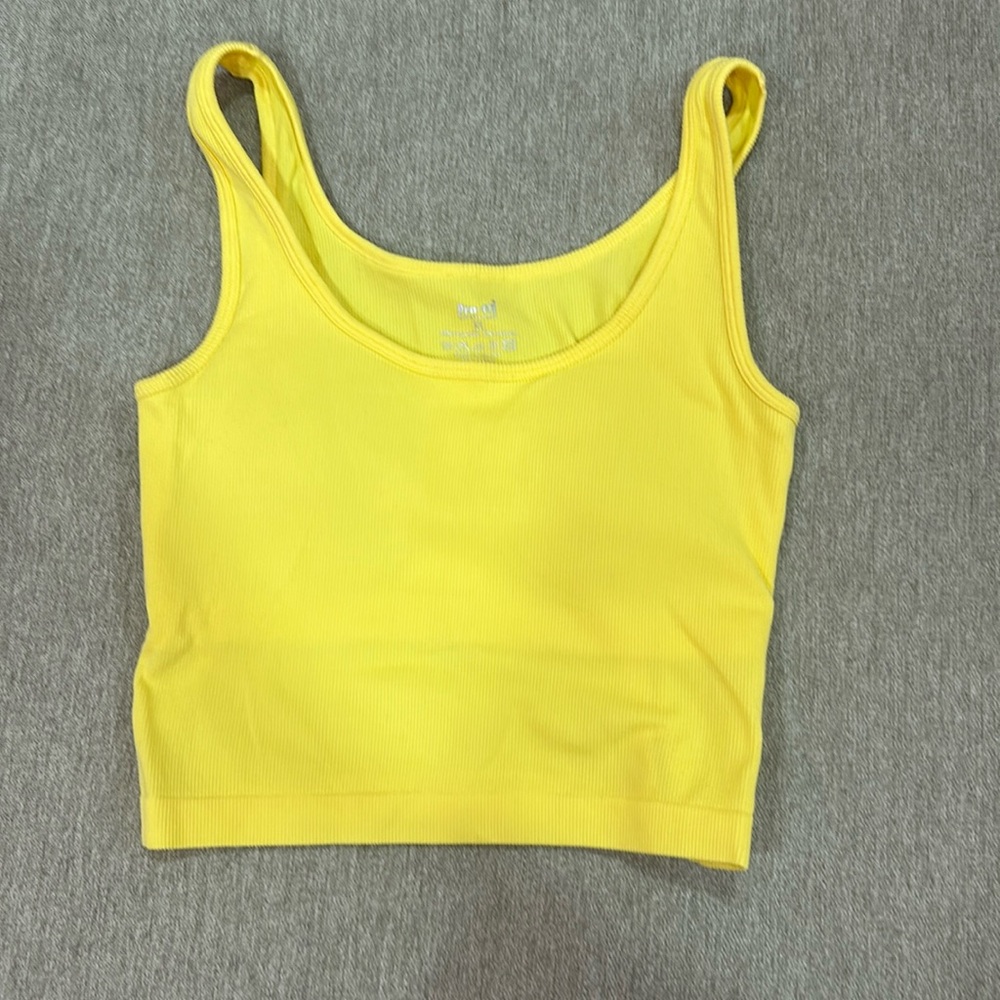 Yellow lined tank